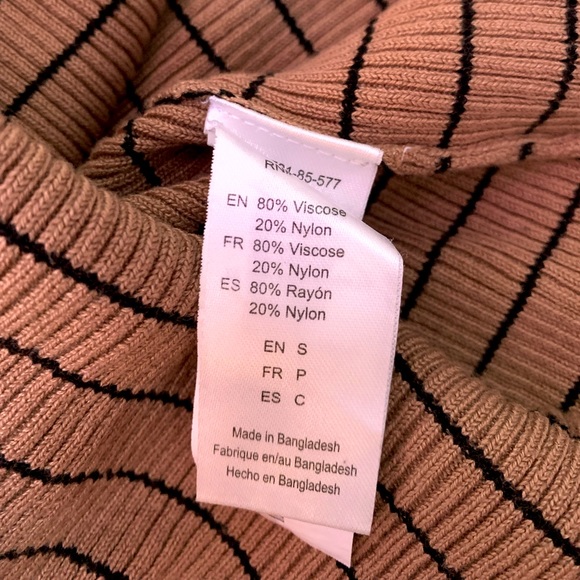 Forever 21 Stripped Long Sleeve Turtleneck | Women’s Size S/P - Picture 4 of 5